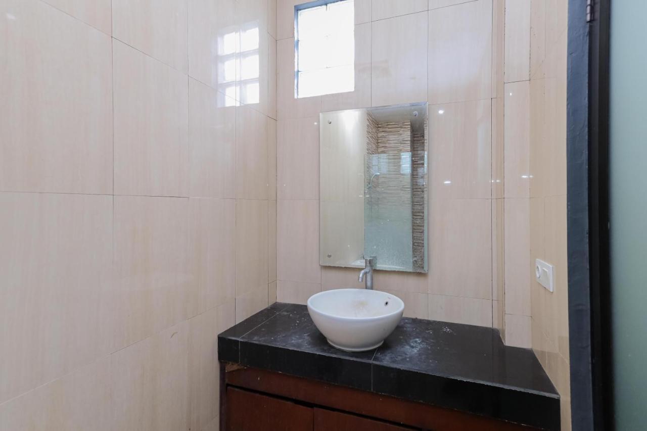 Urbanview Hotel WG Jimbaran Bali Ungasan  Bagian luar foto
